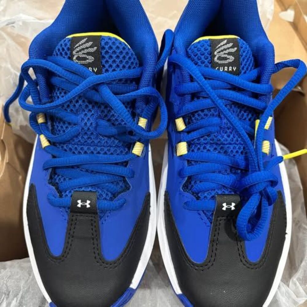 Steph Curry basketball shoes 2.5Y